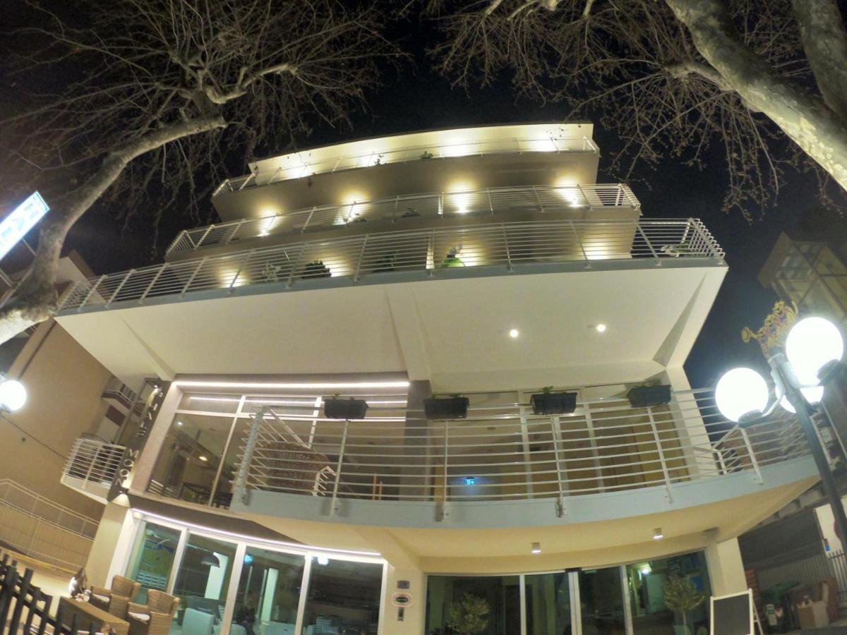 Hotel Half Moon Airport Restaurant Rimini Buitenkant foto
